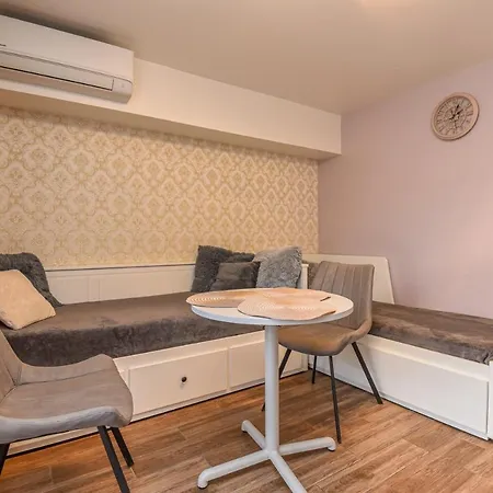 Medziotoju In Old 2 Апартаменты